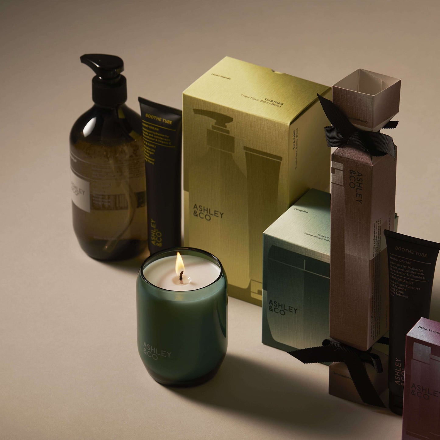 Ashley & Co Waxed Perfume 310g Limited Edition Yulepine Candle Candle