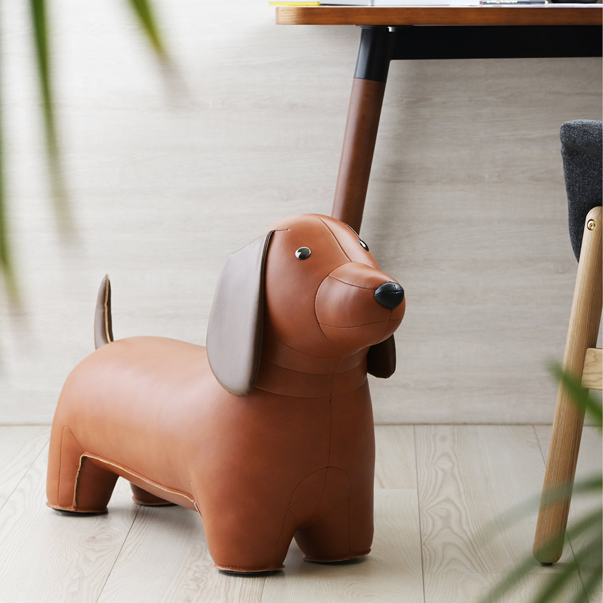 Stool Classic Dachshund Tan