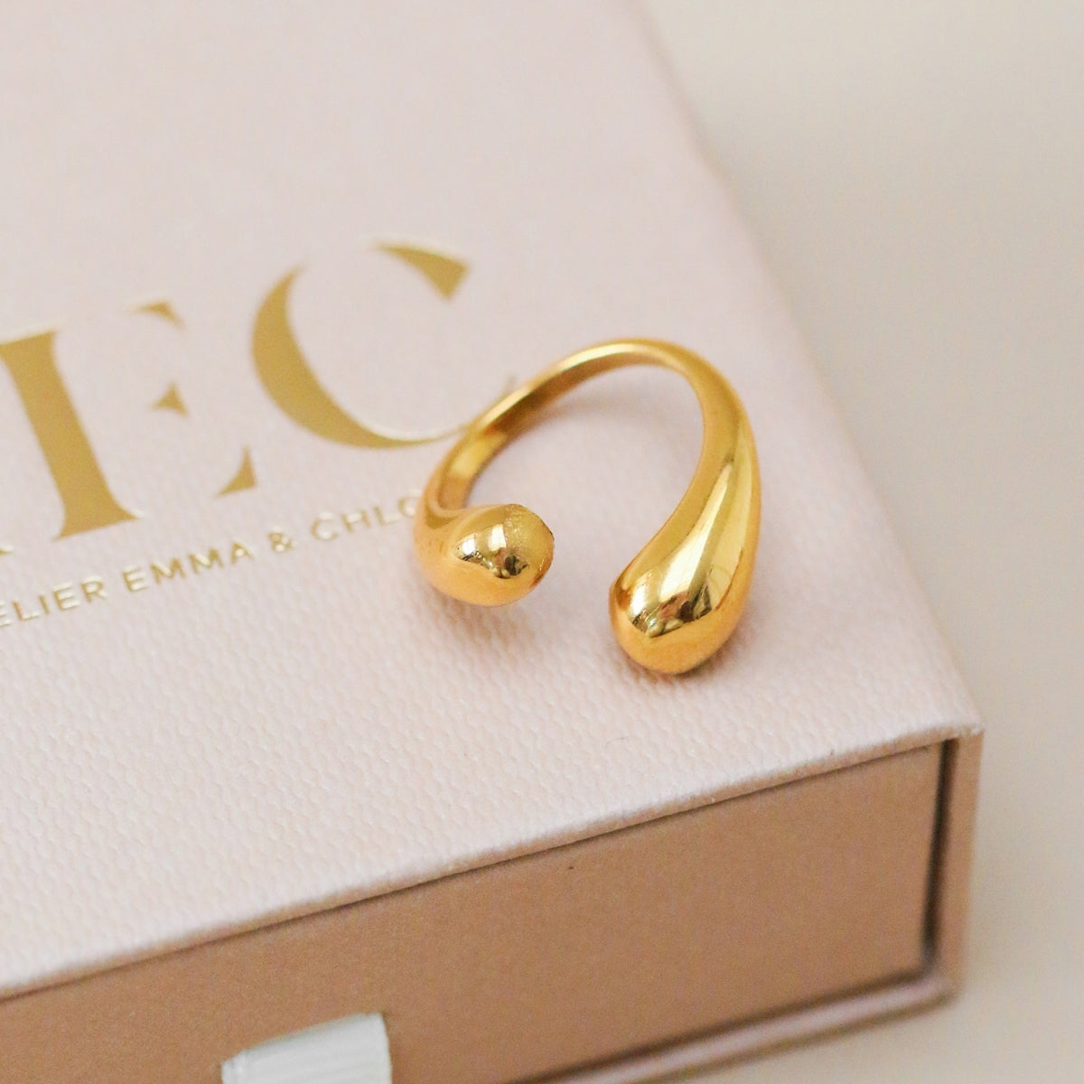 AEC Paris Ring Irene Gold