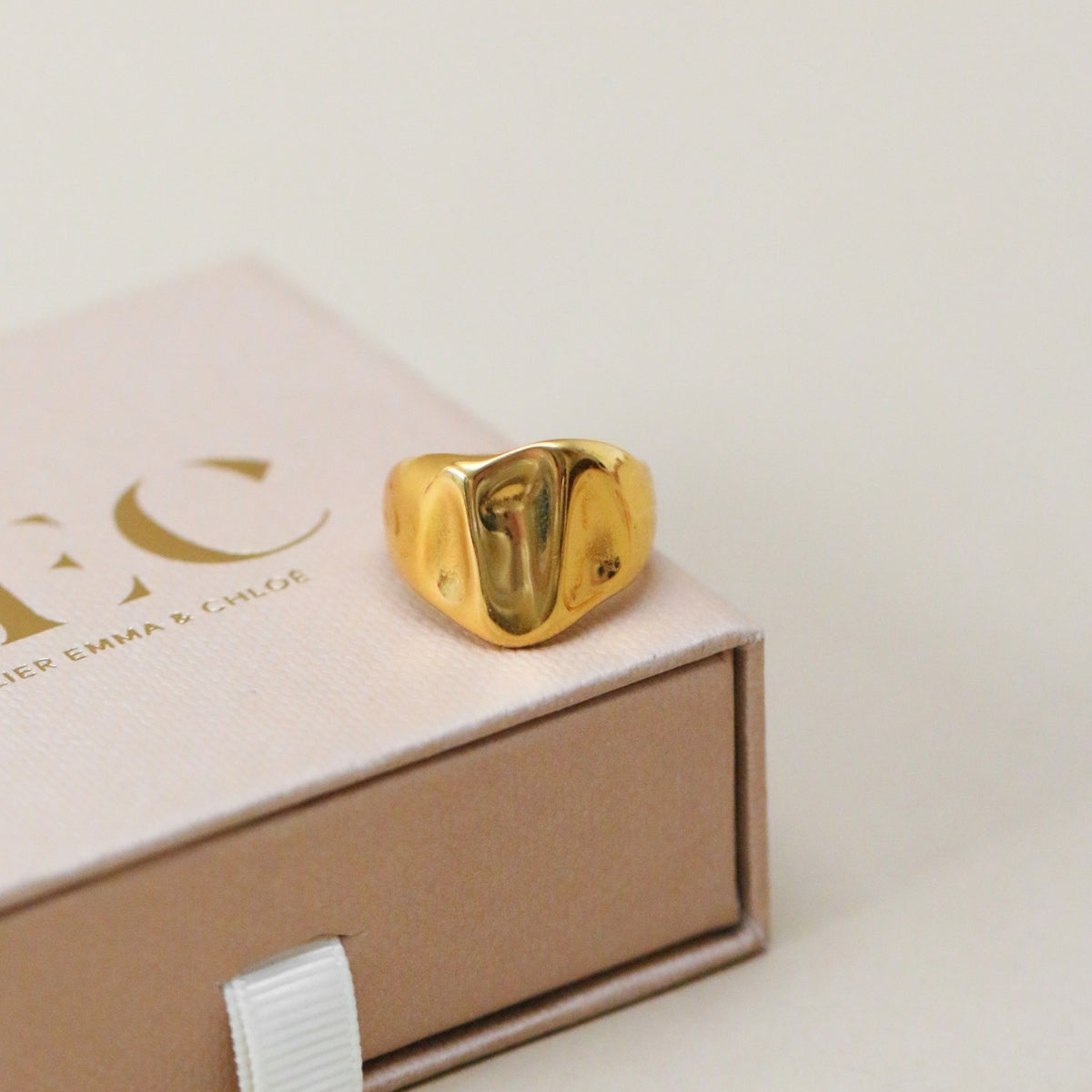 AEC Paris Ring Naiad Gold