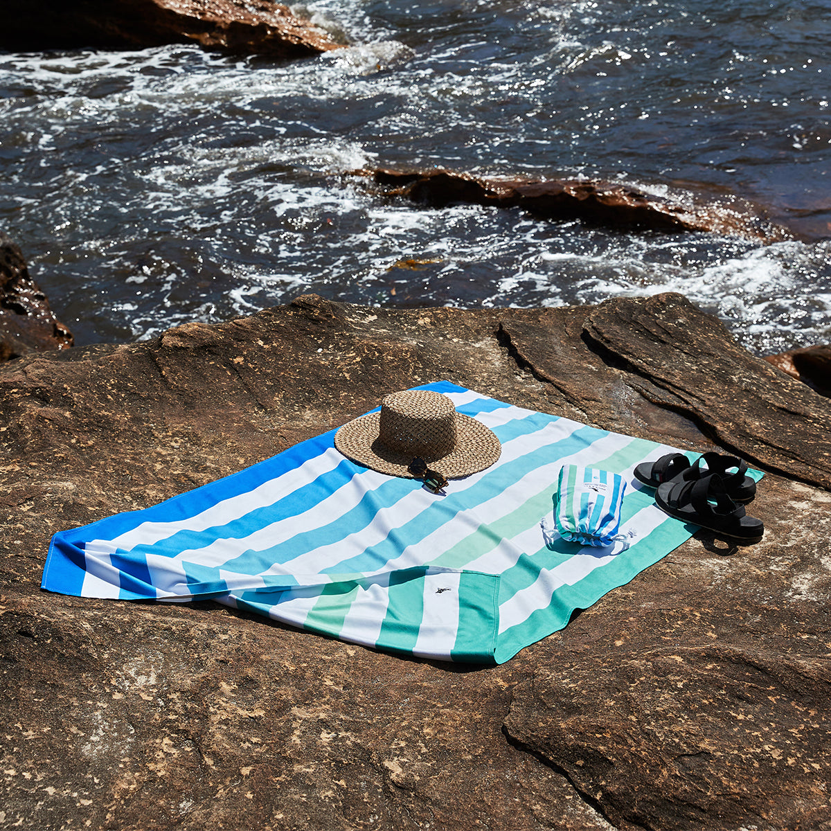 Dock & Bay Beach Towel Summer Collection L Endless River 100% Recycled 100% Recycled