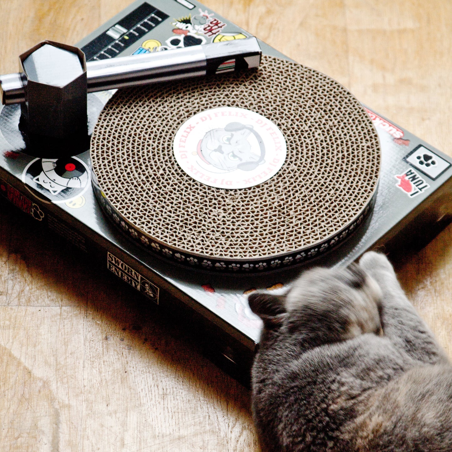 Suck UK Cat Playhouse Scratch Turntable