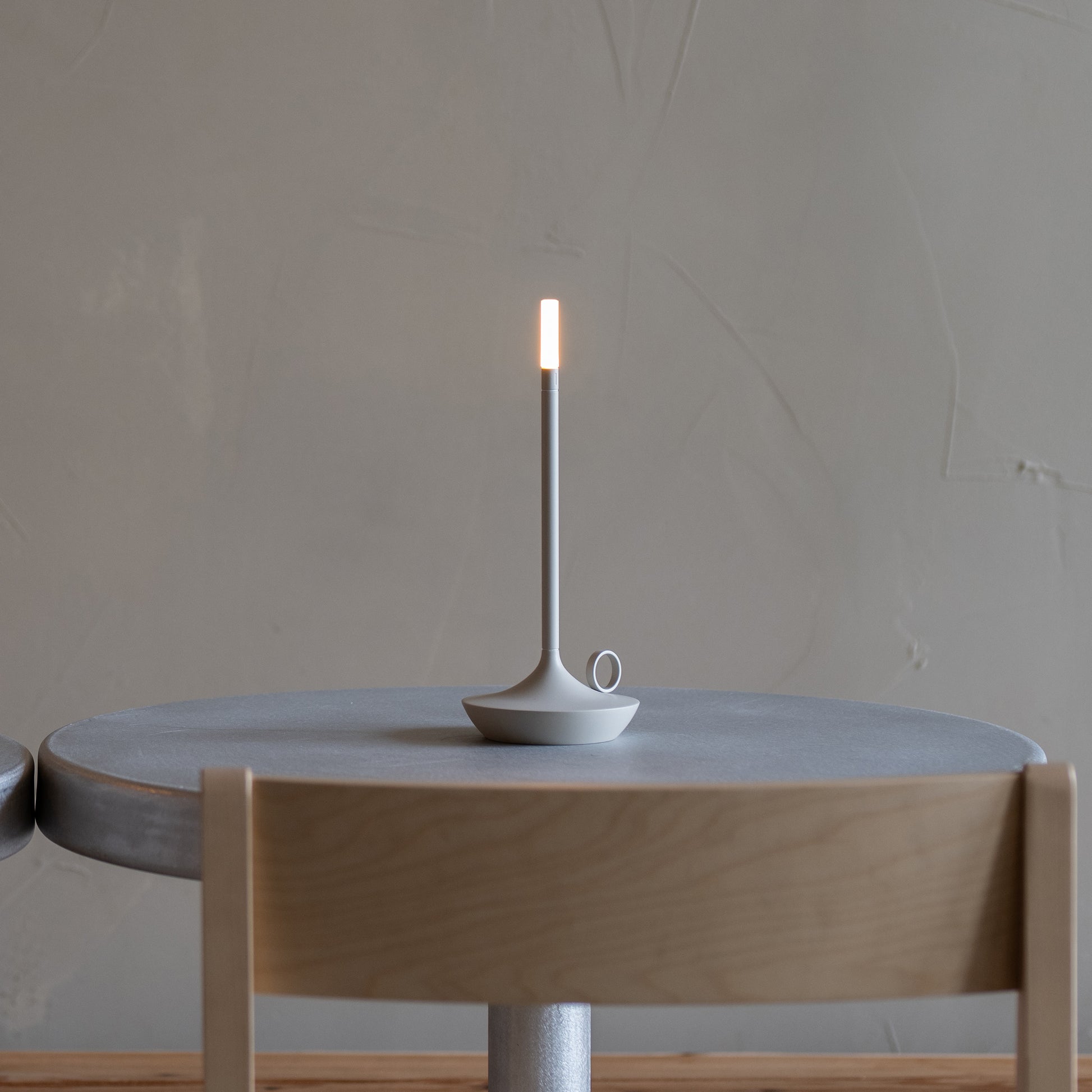 Wick Wick Mist Gray LED Candlestick Lamp LED Candlestick Lamp