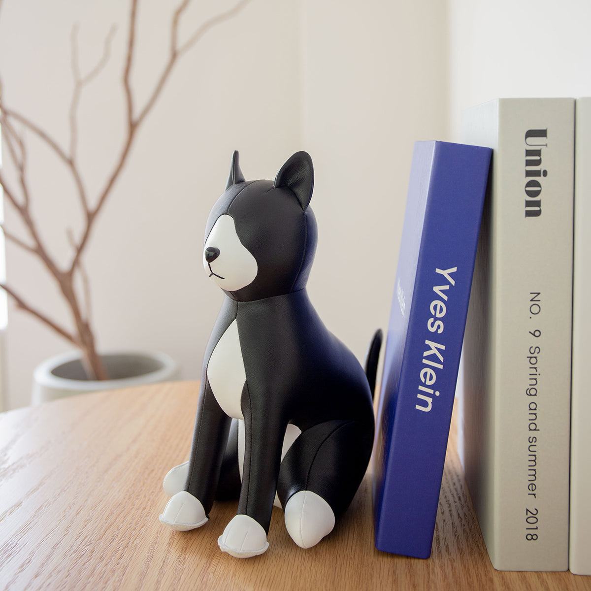 Bookend Cat Tuxedo Black