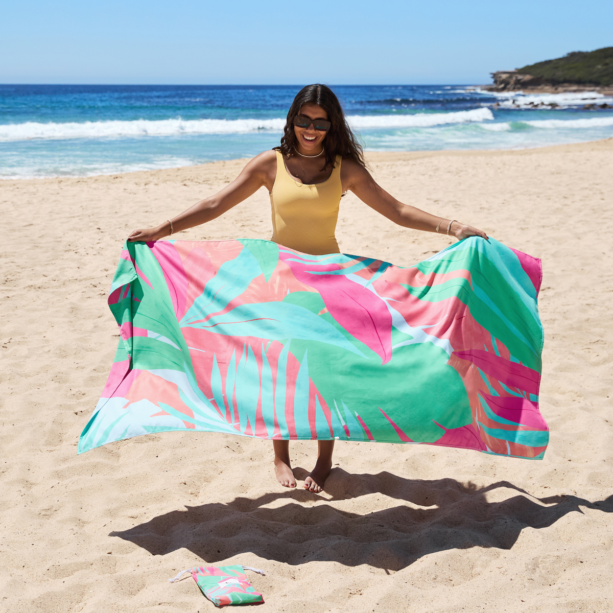 Dock & Bay Beach Towel Designed Collection L Hot Tropics 100% Recycled 100% Recycled